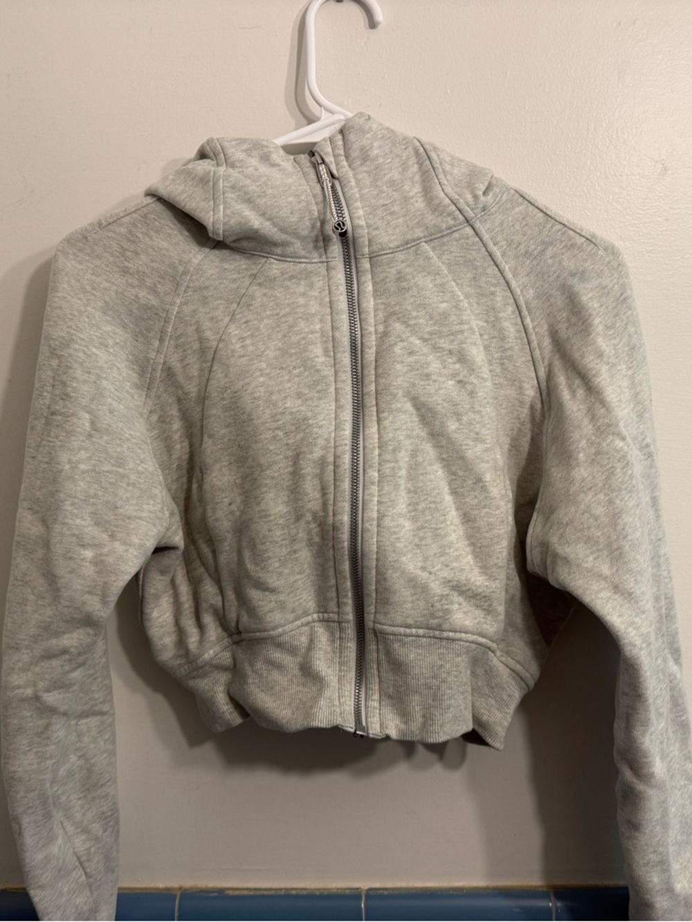 Lululemon Cropped Light Gray Zip-Up Hooded Sweatshirt